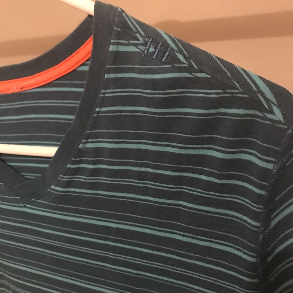 Lululemon 5 Year Basic V Neck Tee - image 3